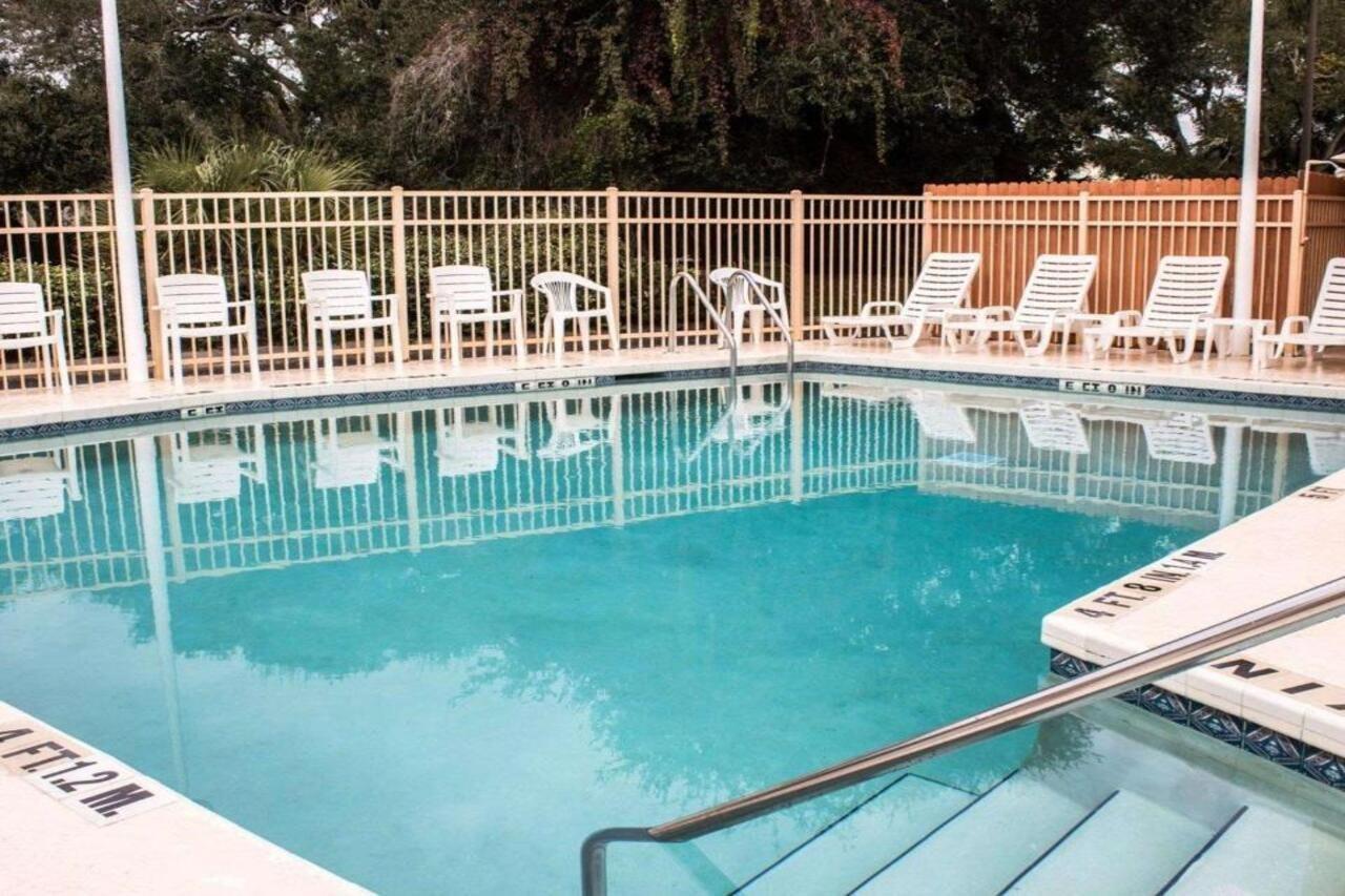 Quality Inn & Suites St Augustine Beach Area St. Augustine Beach Buitenkant foto