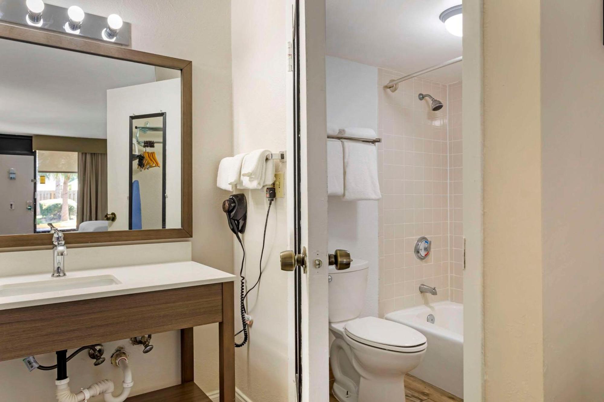 Quality Inn & Suites St Augustine Beach Area St. Augustine Beach Buitenkant foto